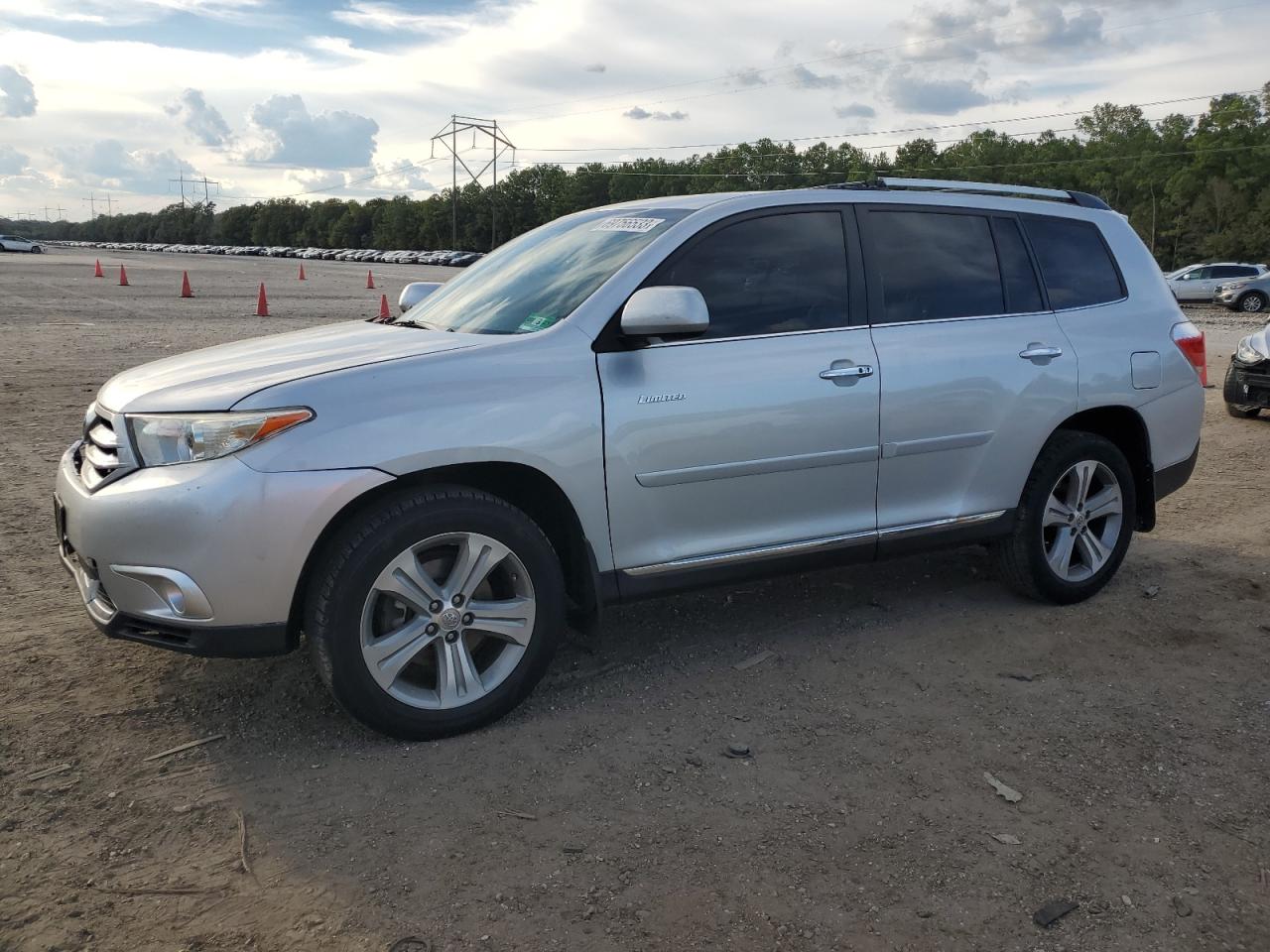 Image 1 of Toyota Highlander Limited 2013 with VIN 5TDDK3EH9DS243899