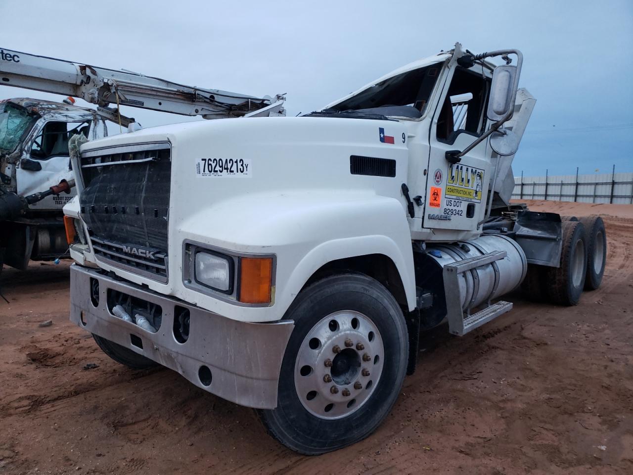Obraz 2 z 2013 MACK 600 CHU600 2013 z VIN 1M1AN09Y1DM012560