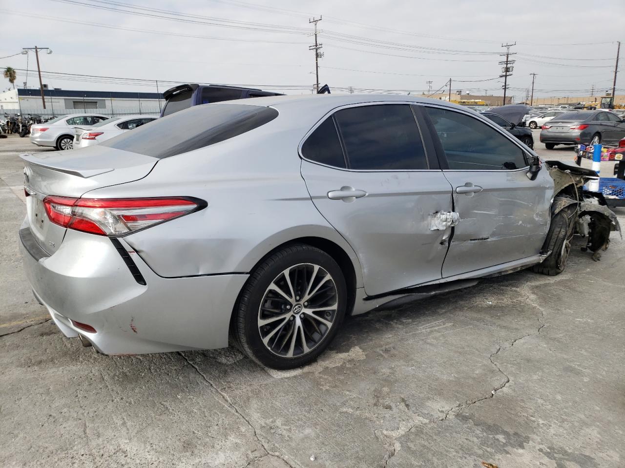 Obraz 3 z 2018 TOYOTA CAMRY L 2018 z VIN 4T1B11HK9JU117597