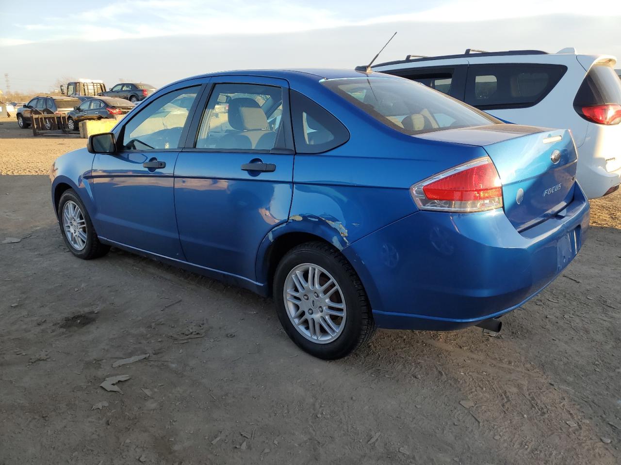 Image 2 of 2010 FORD FOCUS SE 2010 with VIN 1FAHP3FN4AW247366