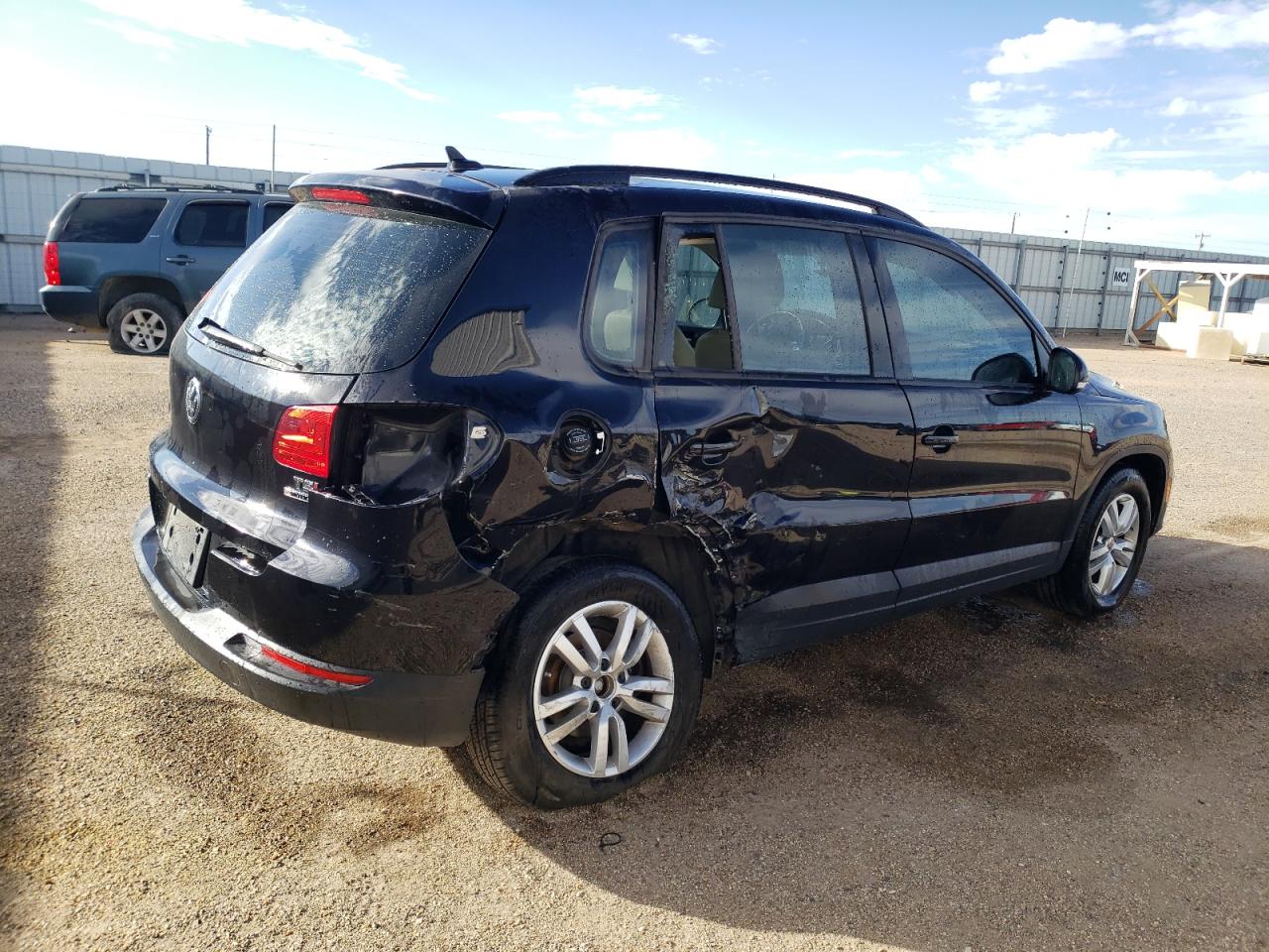 Obraz 3 z 2017 VOLKSWAGEN TIGUAN S 2017 z VIN WVGBV7AX8HK018692