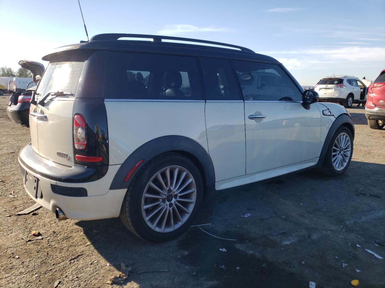 Obraz 3 z 2009 MINI COOPER S CLUBMAN 2009 z VIN WMWMM33569TP73059