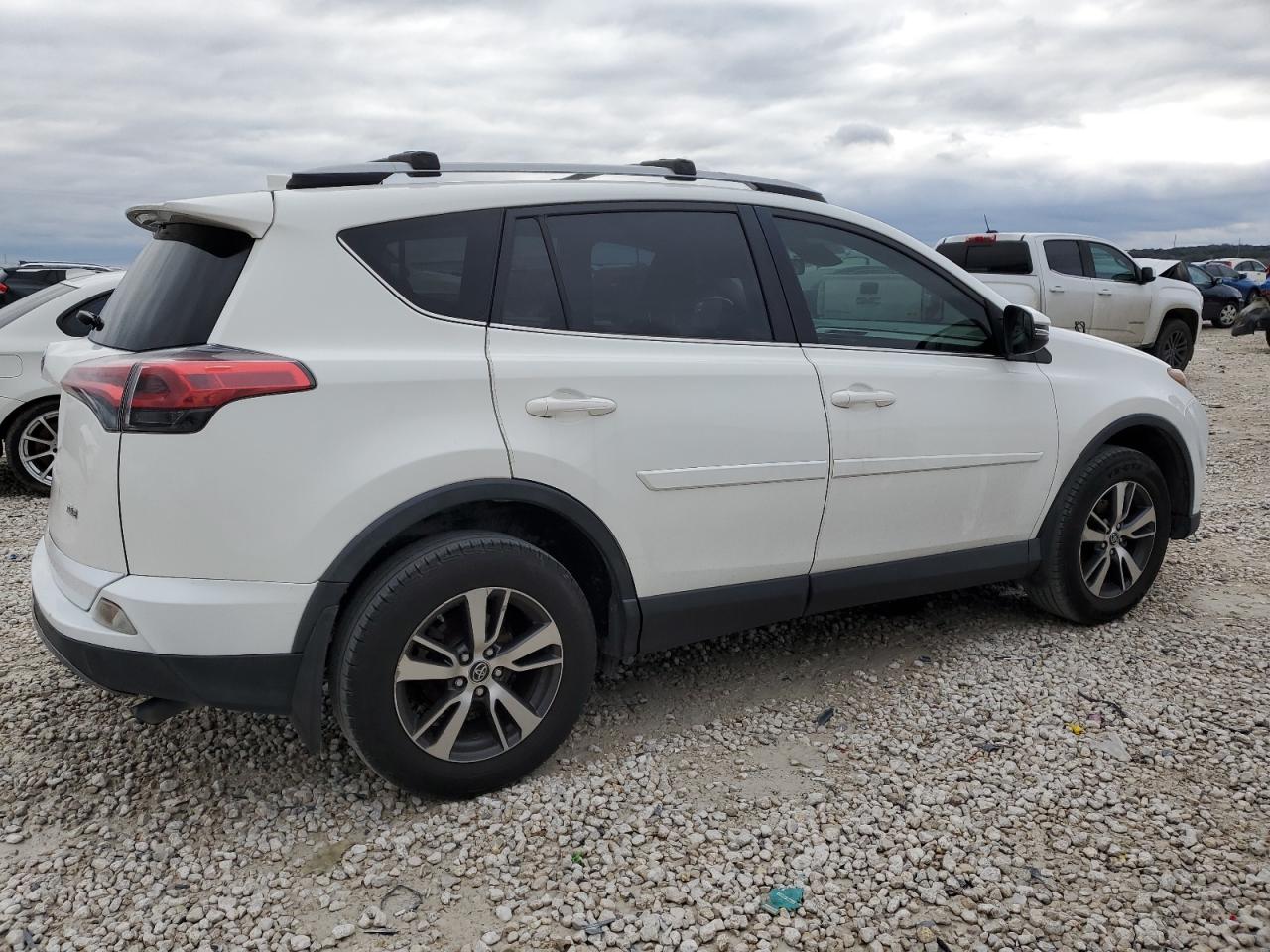 Image 3 of 2017 TOYOTA RAV4 XLE 2017 with VIN JTMWFREV7HJ118229