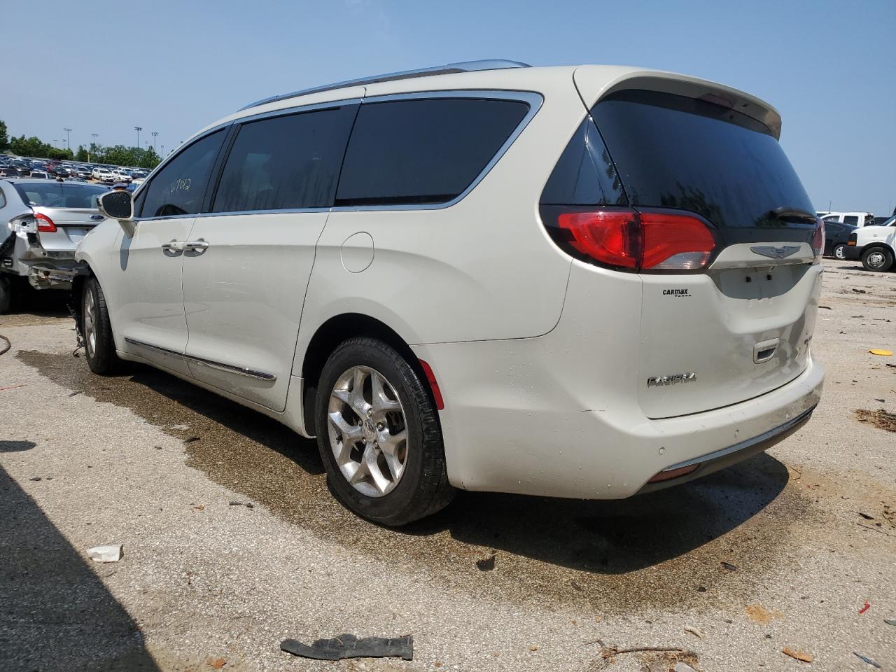 Image 2 of 2017 CHRYSLER PACIFICA LIMITED 2017 with VIN 2C4RC1GG2HR705939