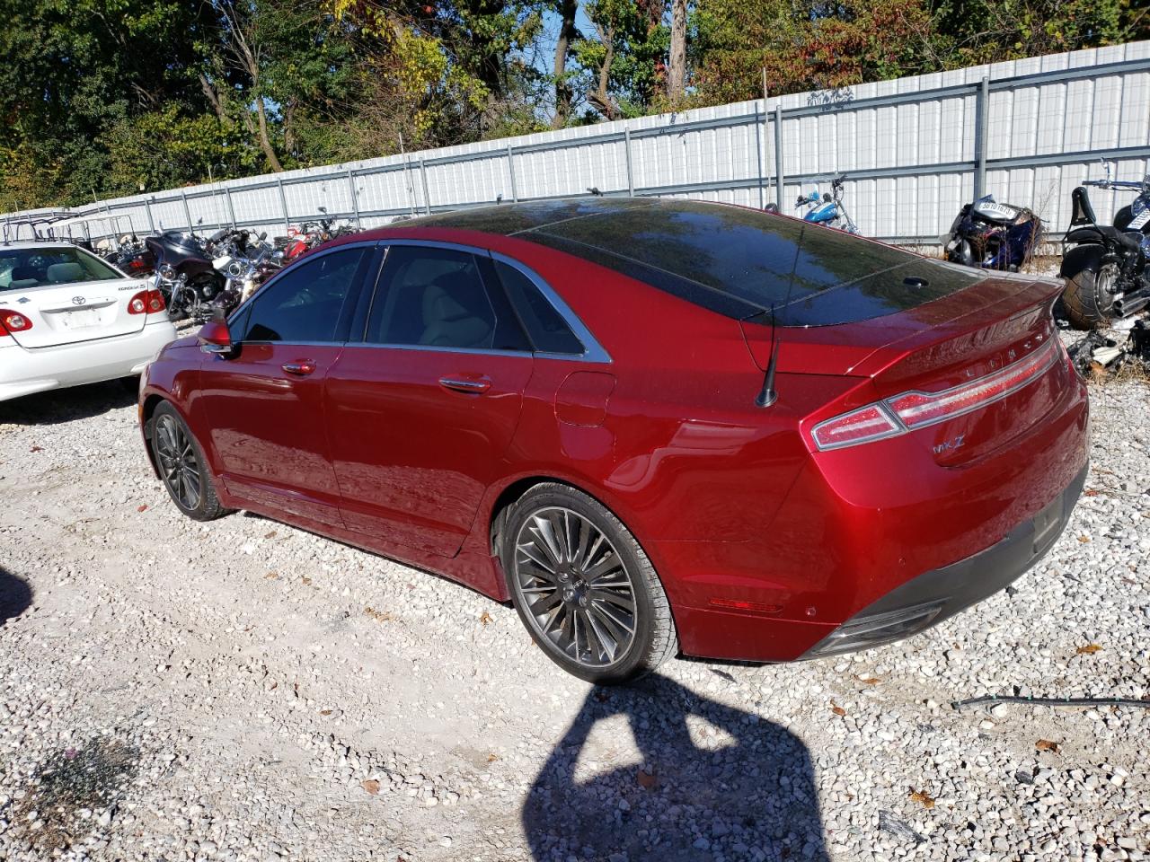 Image 2 of 2013 LINCOLN MKZ  2013 with VIN 3LN6L2G95DR806547