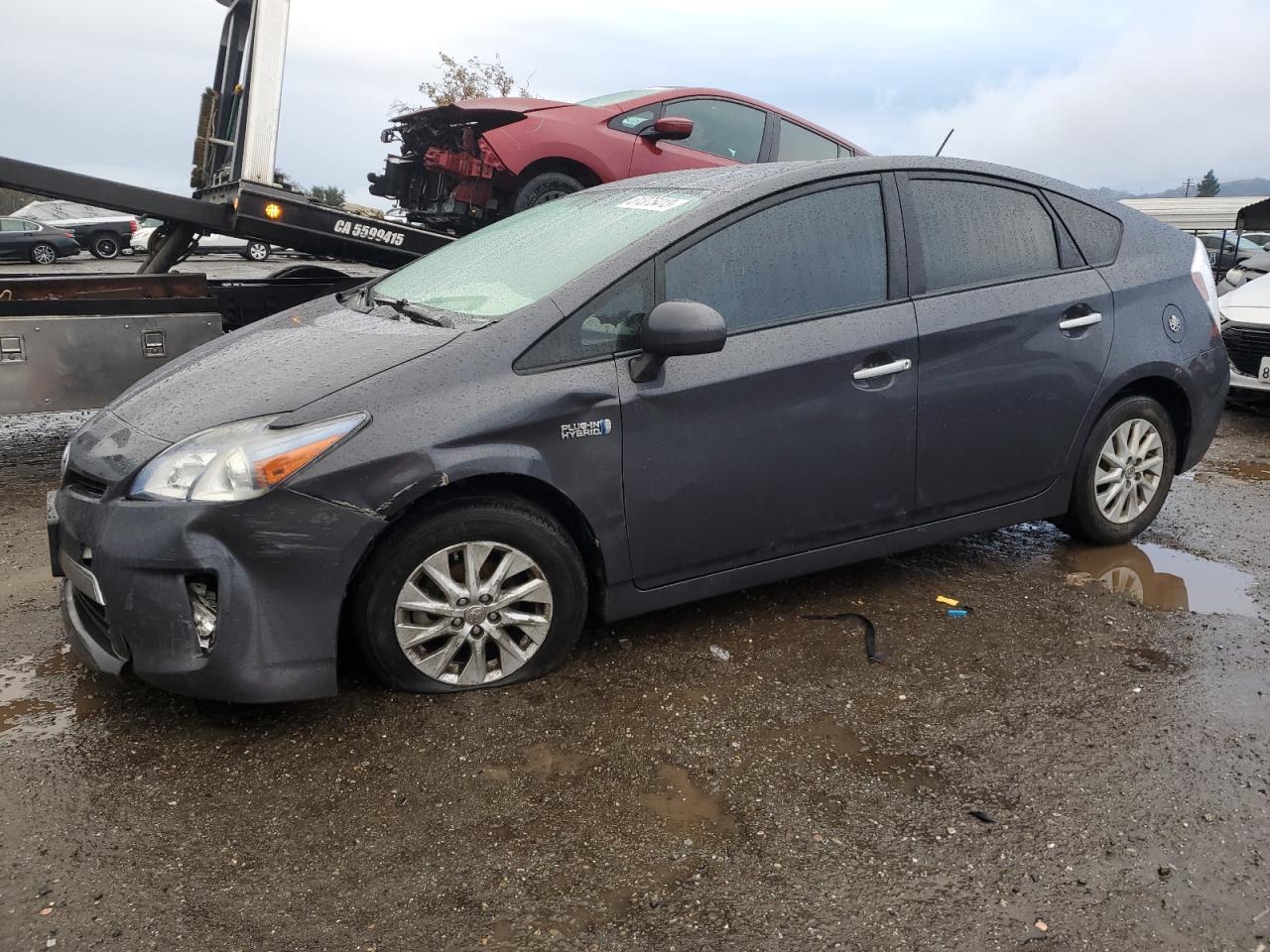 Image 1 of 2015 TOYOTA PRIUS PLUG-IN  2015 with VIN JTDKN3DP8F3074177