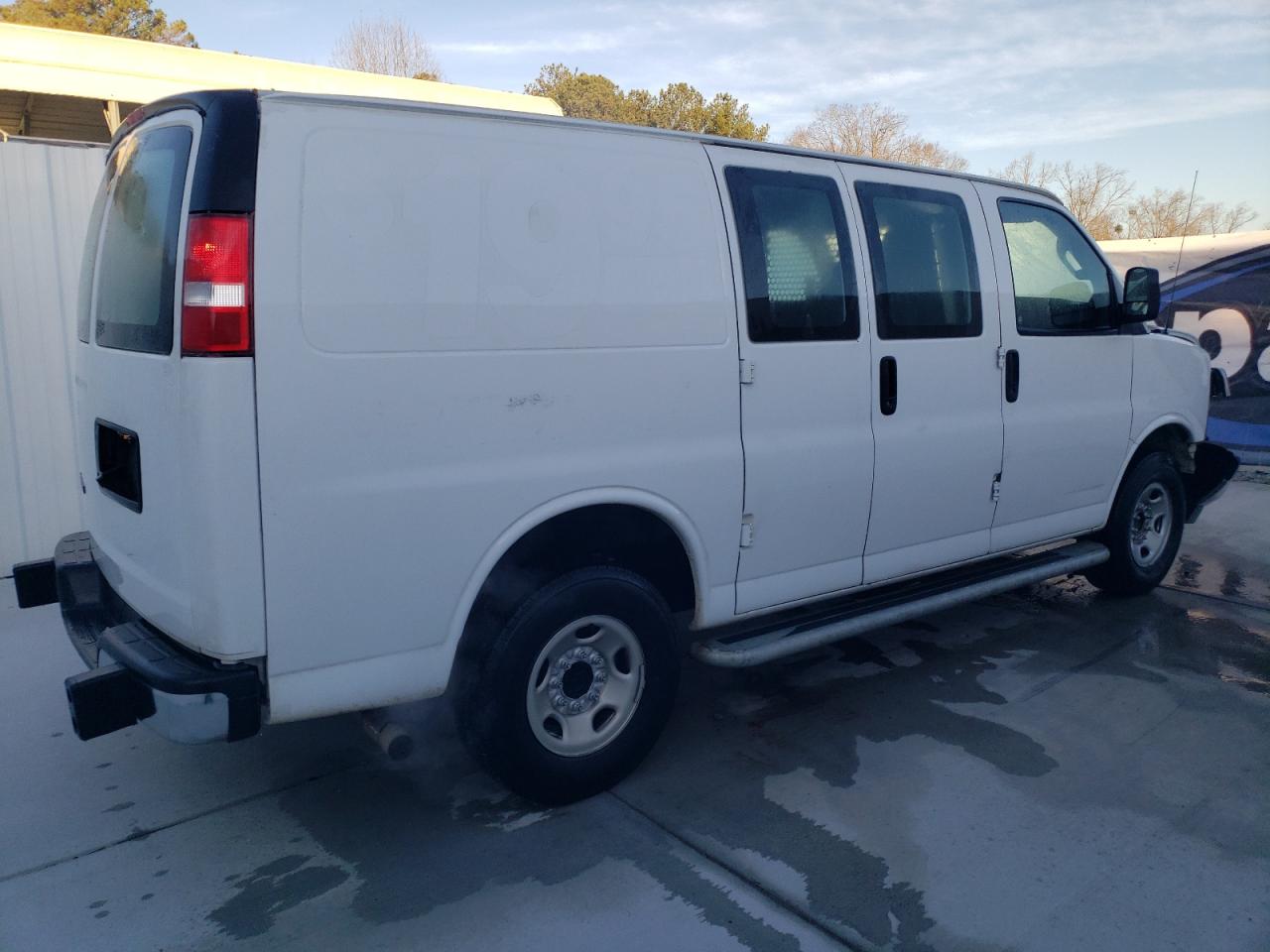 Image 3 of 2022 CHEVROLET EXPRESS G2500  2022 with VIN 1GCWGAFP7N1222214