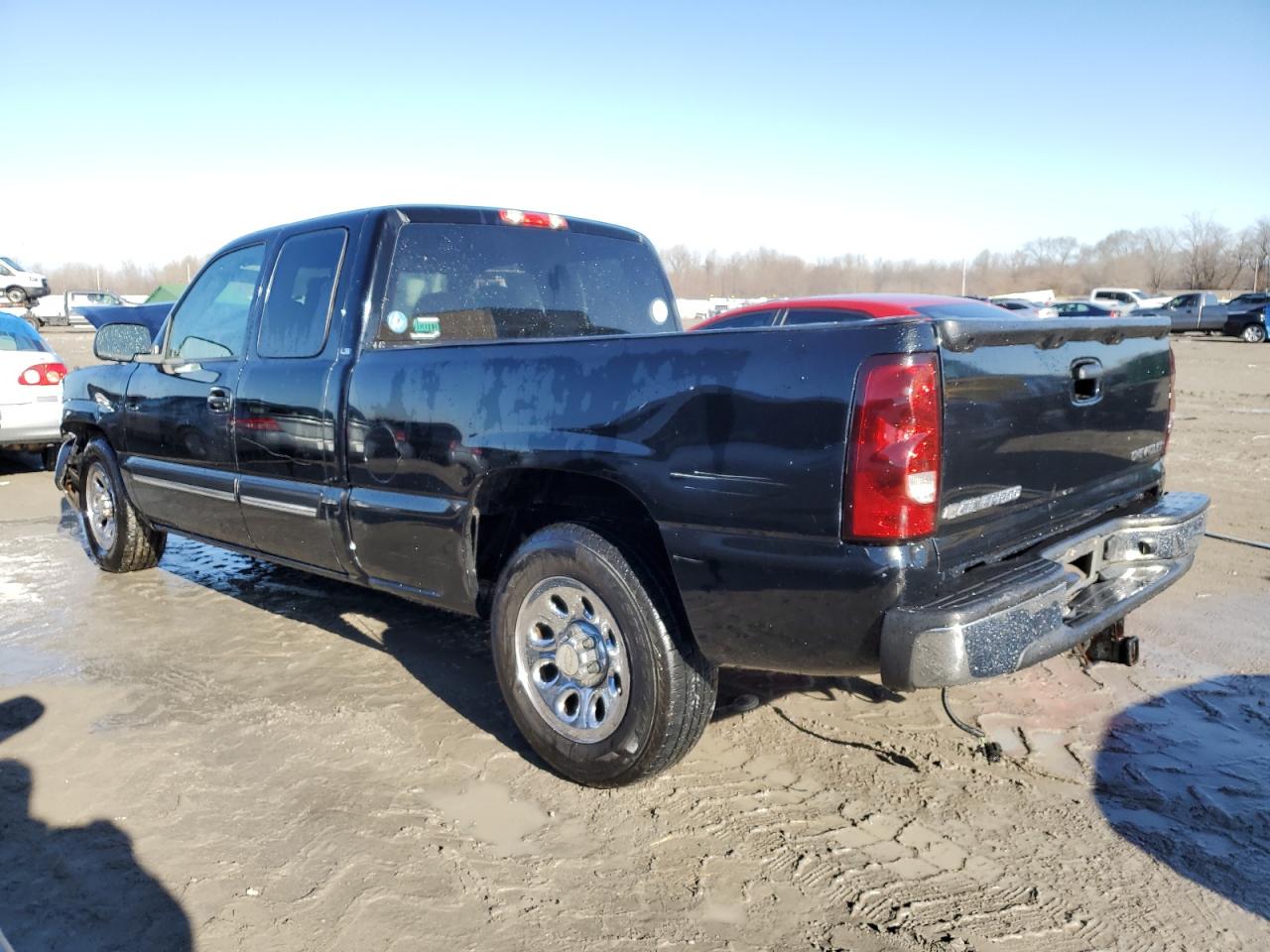 Image 2 of 2005 CHEVROLET SILVERADO C1500 2005 with VIN 2GCEC19V751349749