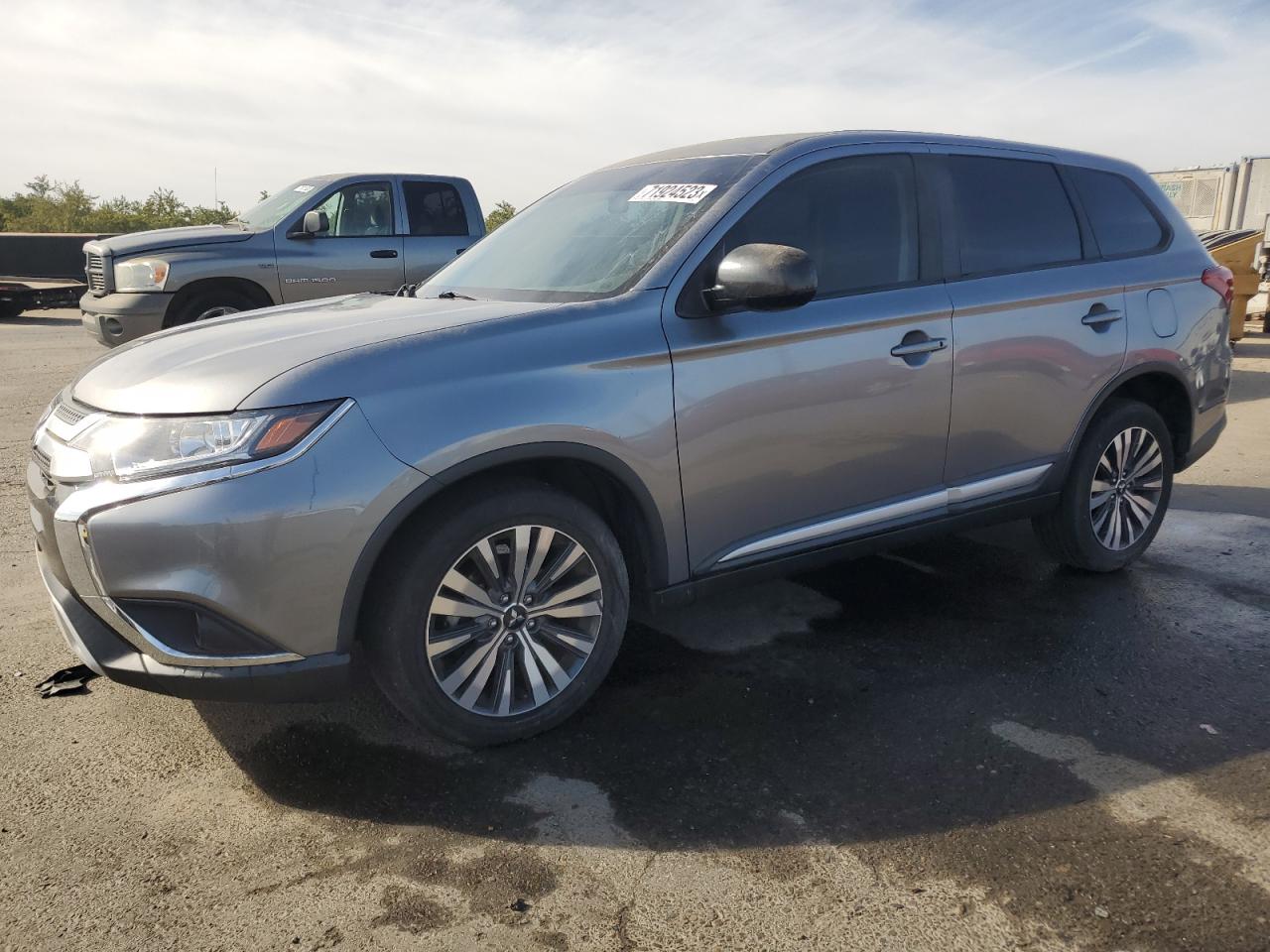 Изображение 1 2019 MITSUBISHI OUTLANDER SE 2019 с VIN JA4AZ3A38KZ006710