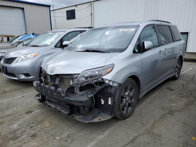 Obraz 1 z 2016 TOYOTA SIENNA SE 2016 z VIN 5TDXK3DC3GS747789