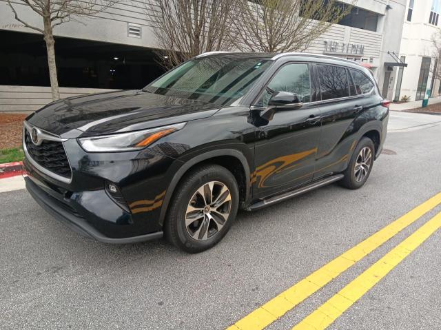 Image 2 of 2021 TOYOTA HIGHLANDER XLE 2021 with VIN 5TDGZRAH1MS072065