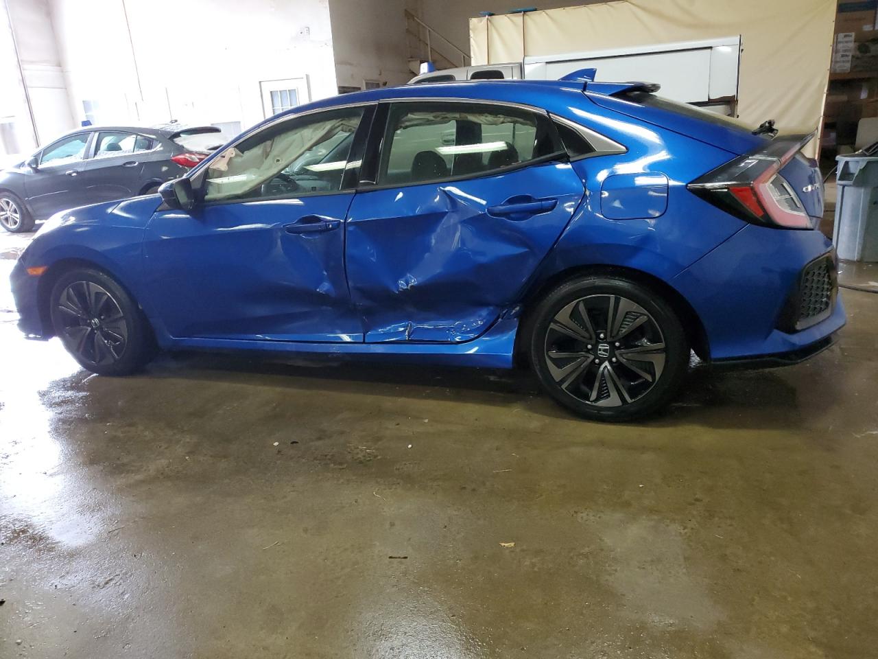Image 2 of 2017 HONDA CIVIC EX 2017 with VIN SHHFK7H52HU200340