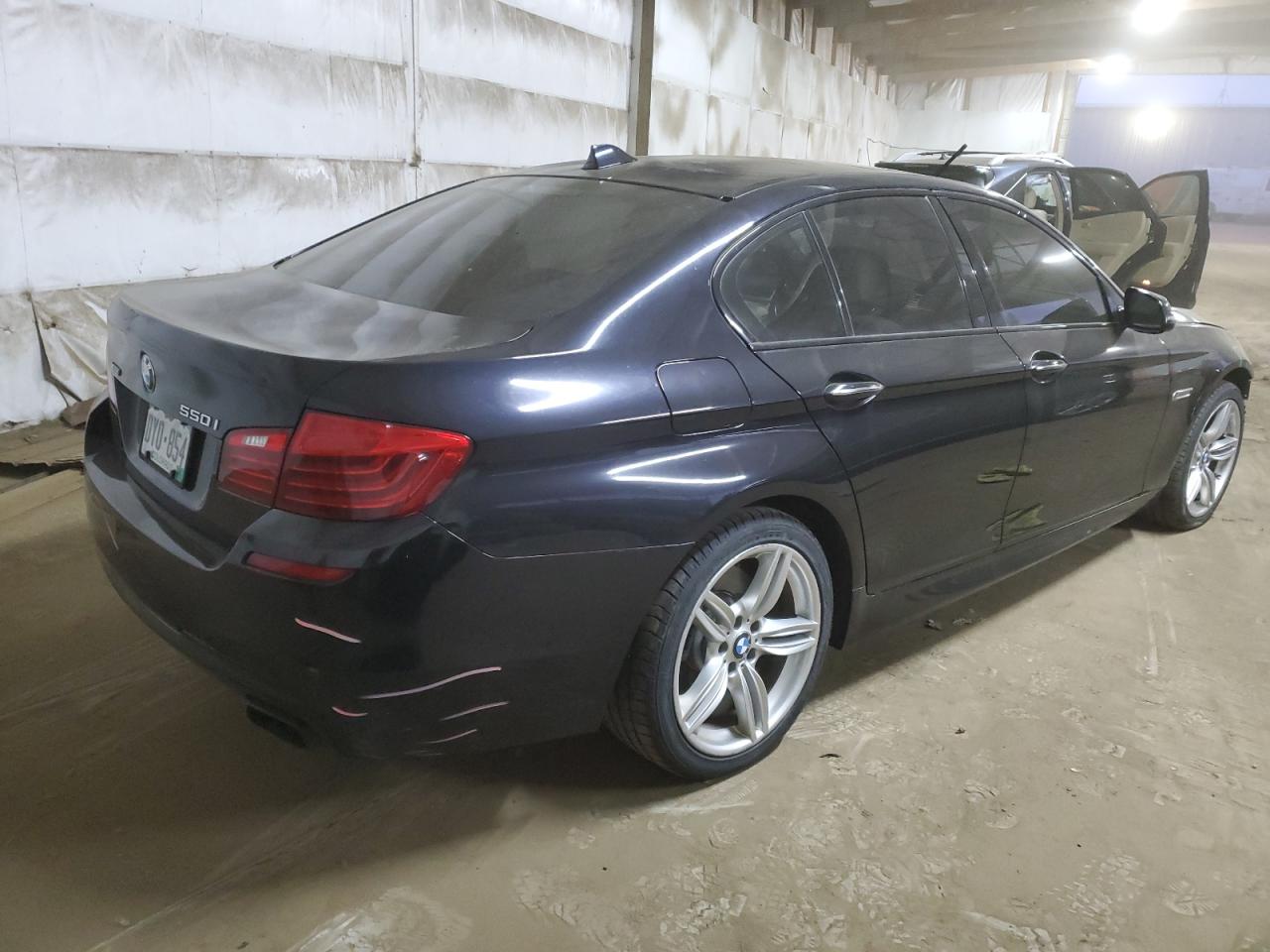 Obraz 3 z 2015 BMW 550 XI 2015 z VIN WBAKP9C50FD979338