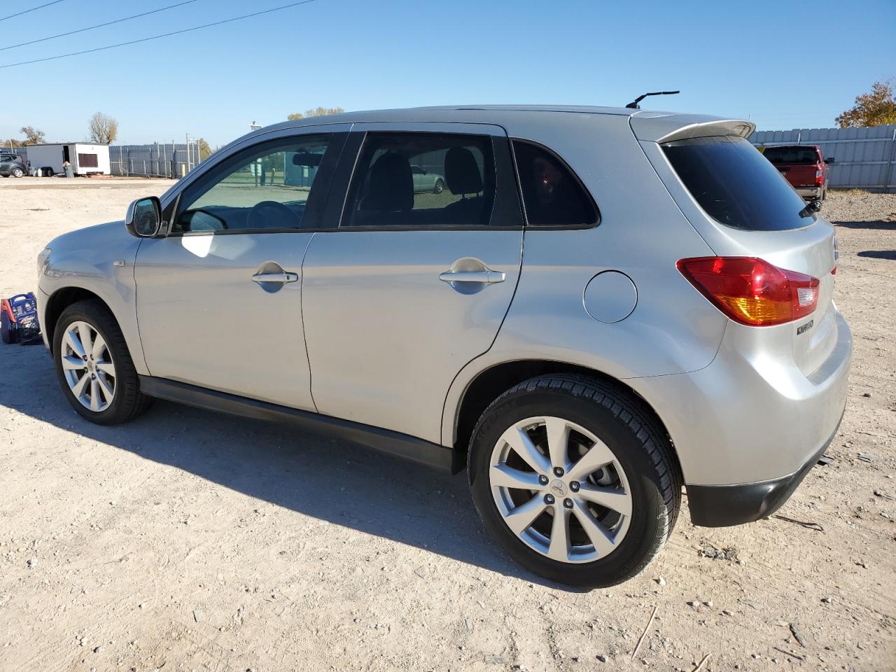Obraz 2 z 2015 MITSUBISHI OUTLANDER SPORT ES 2015 z VIN 4A4AP3AU1FE024220