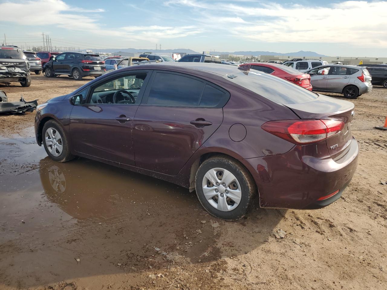Obraz 2 z 2017 KIA FORTE LX 2017 z VIN 3KPFK4A79HE109745