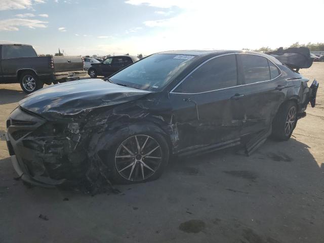 Image 1 of 2018 TOYOTA CAMRY L 2018 with VIN 4T1B11HK8JU663534