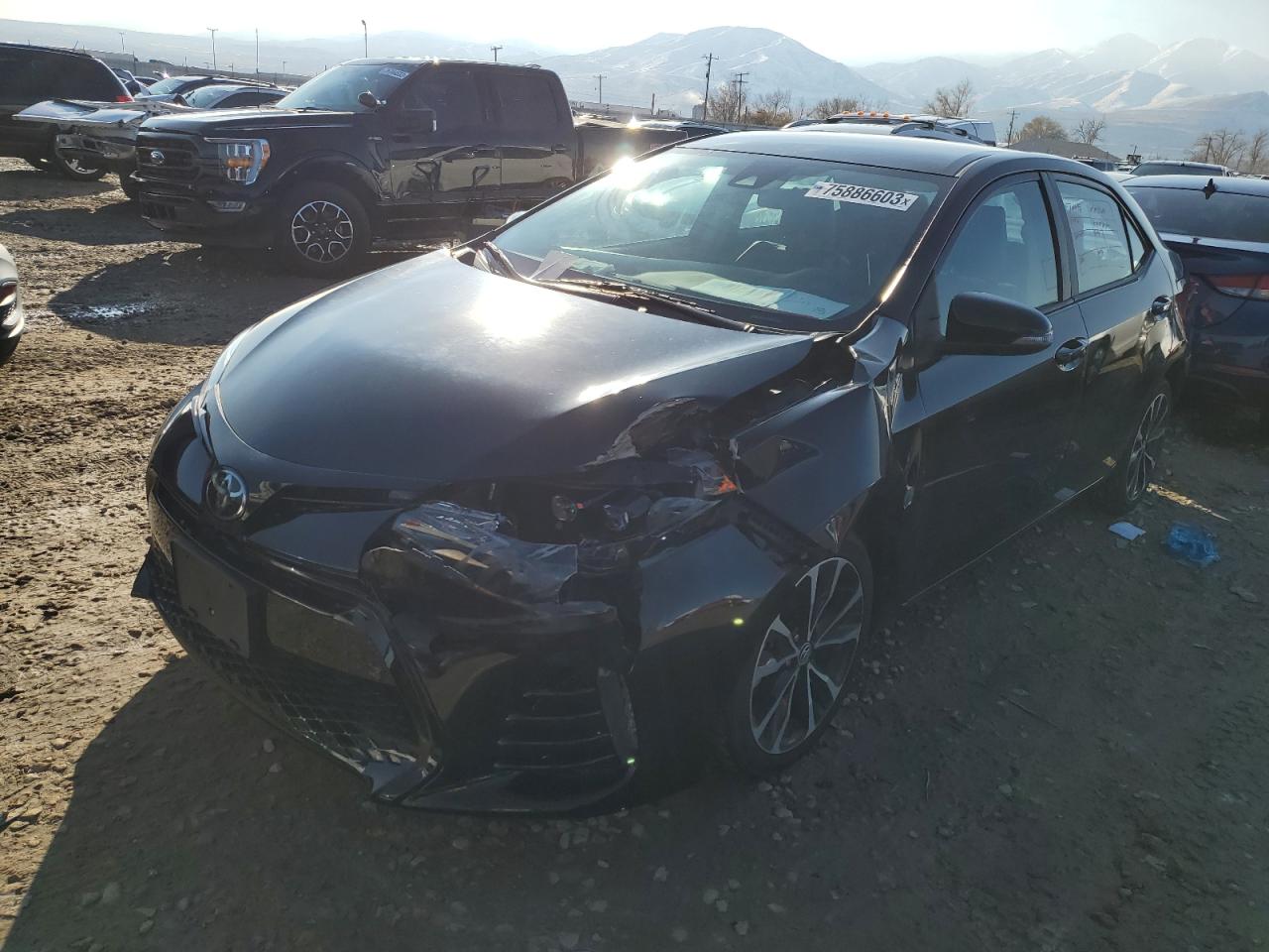Obraz 1 z 2018 TOYOTA COROLLA L 2018 z VIN 5YFBURHE3JP809095