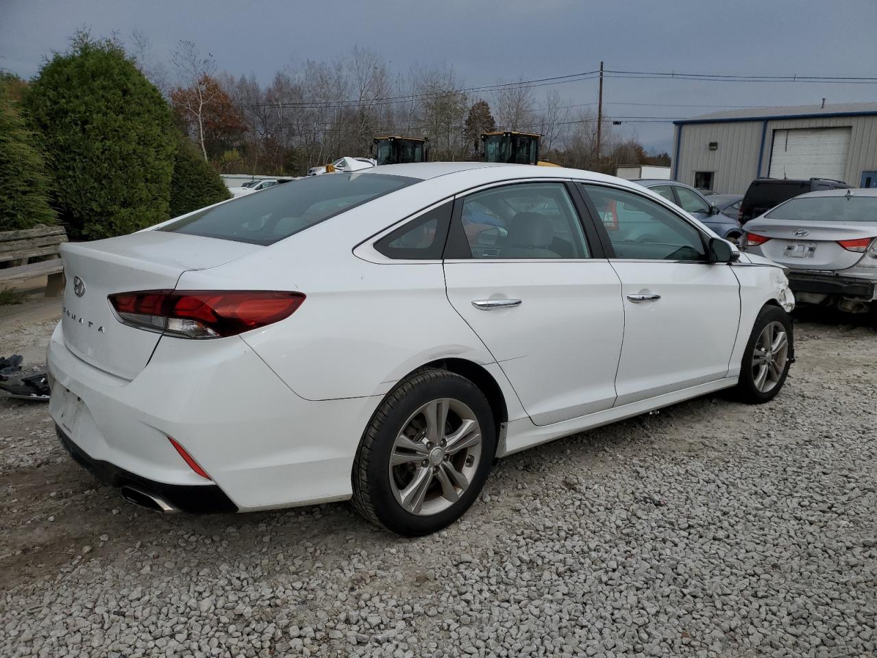Image 3 of 2018 HYUNDAI SONATA SPORT 2018 with VIN 5NPE34AF1JH660737