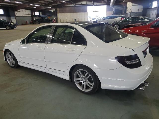 Obraz 2 z 2013 MERCEDES-BENZ C 300 4MATIC 2013 z VIN WDDGF8AB8DG121129