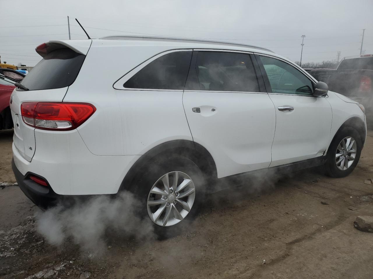 Obraz 3 z 2016 KIA SORENTO LX 2016 z VIN 5XYPG4A52GG097010