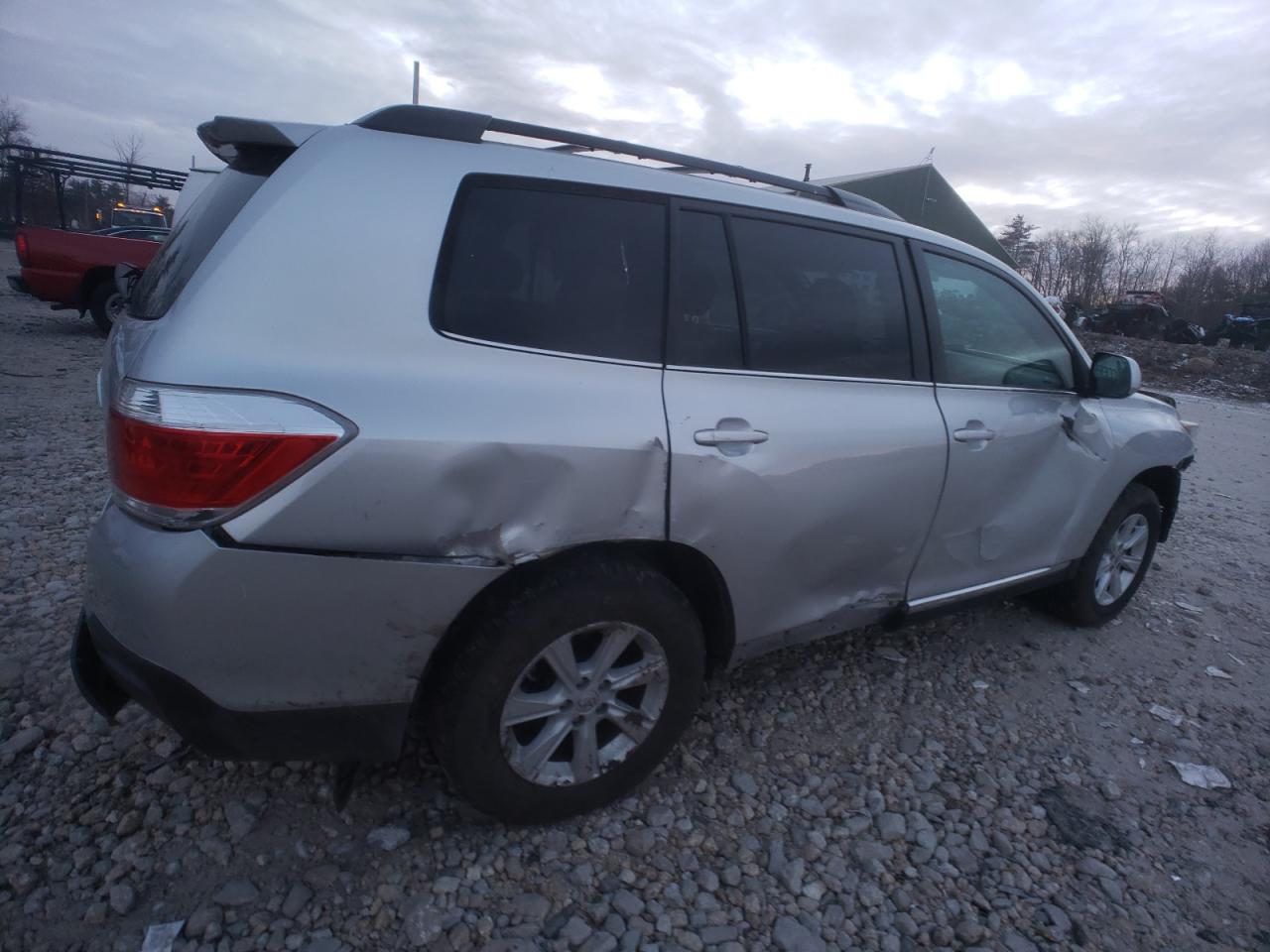 Image 3 of 2011 TOYOTA HIGHLANDER BASE 2011 with VIN 5TDBK3EH5BS077742