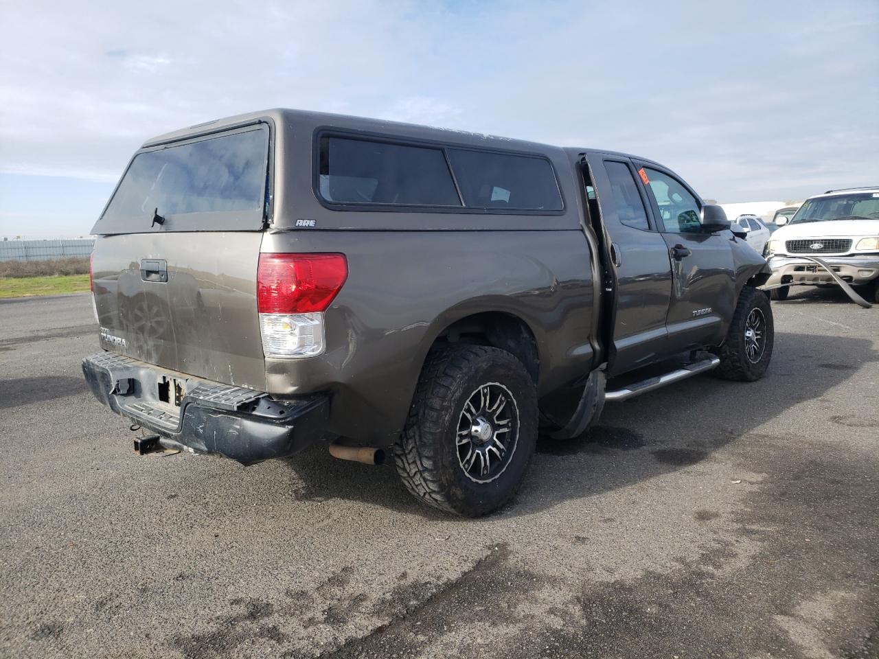 Obraz 3 z 2010 TOYOTA TUNDRA DOUBLE CAB SR5 2010 z VIN 5TFRU5F15AX021315