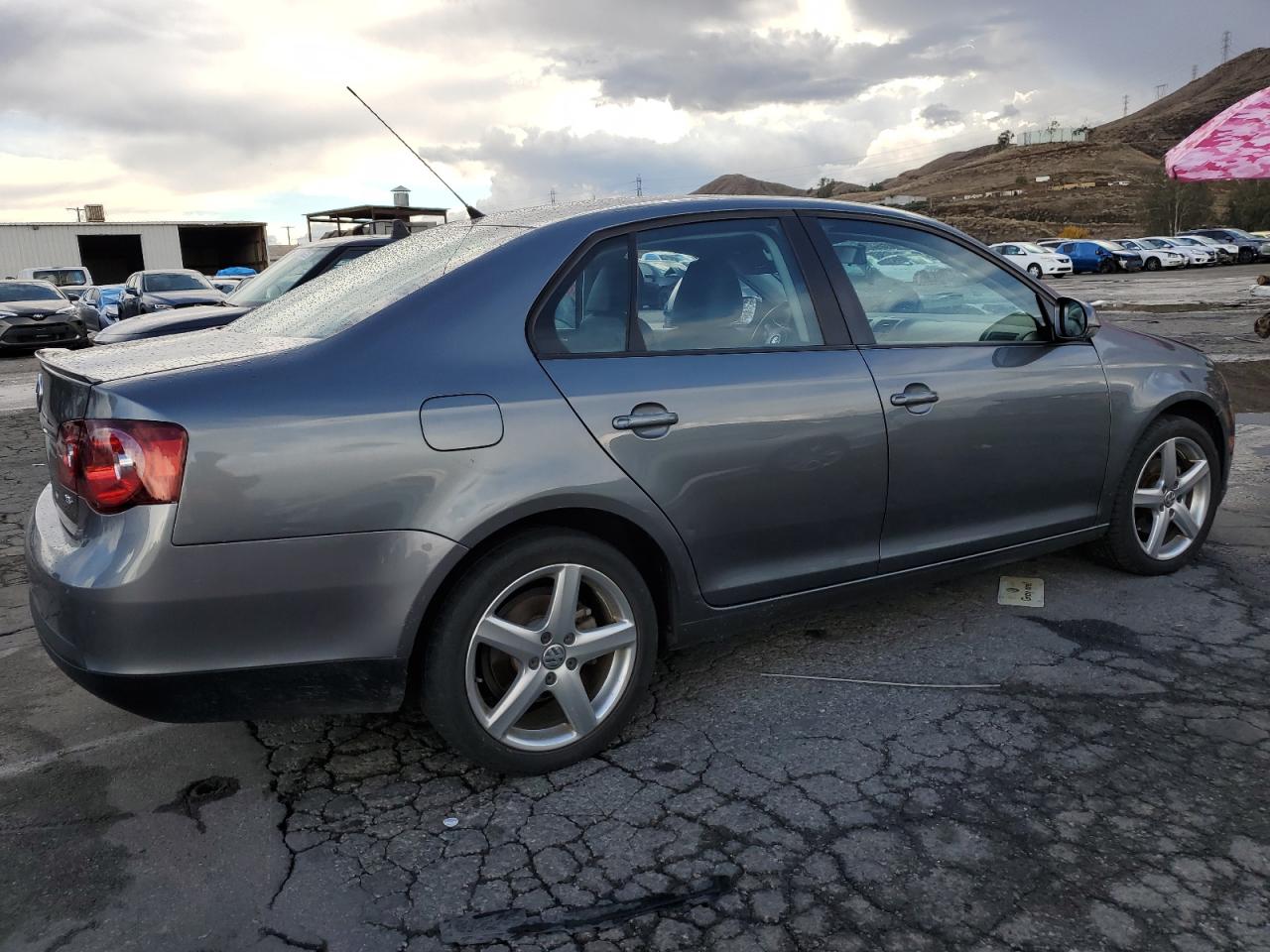 Image 3 of 2010 VOLKSWAGEN JETTA LIMITED 2010 with VIN 3VWAZ7AJ6AM095833