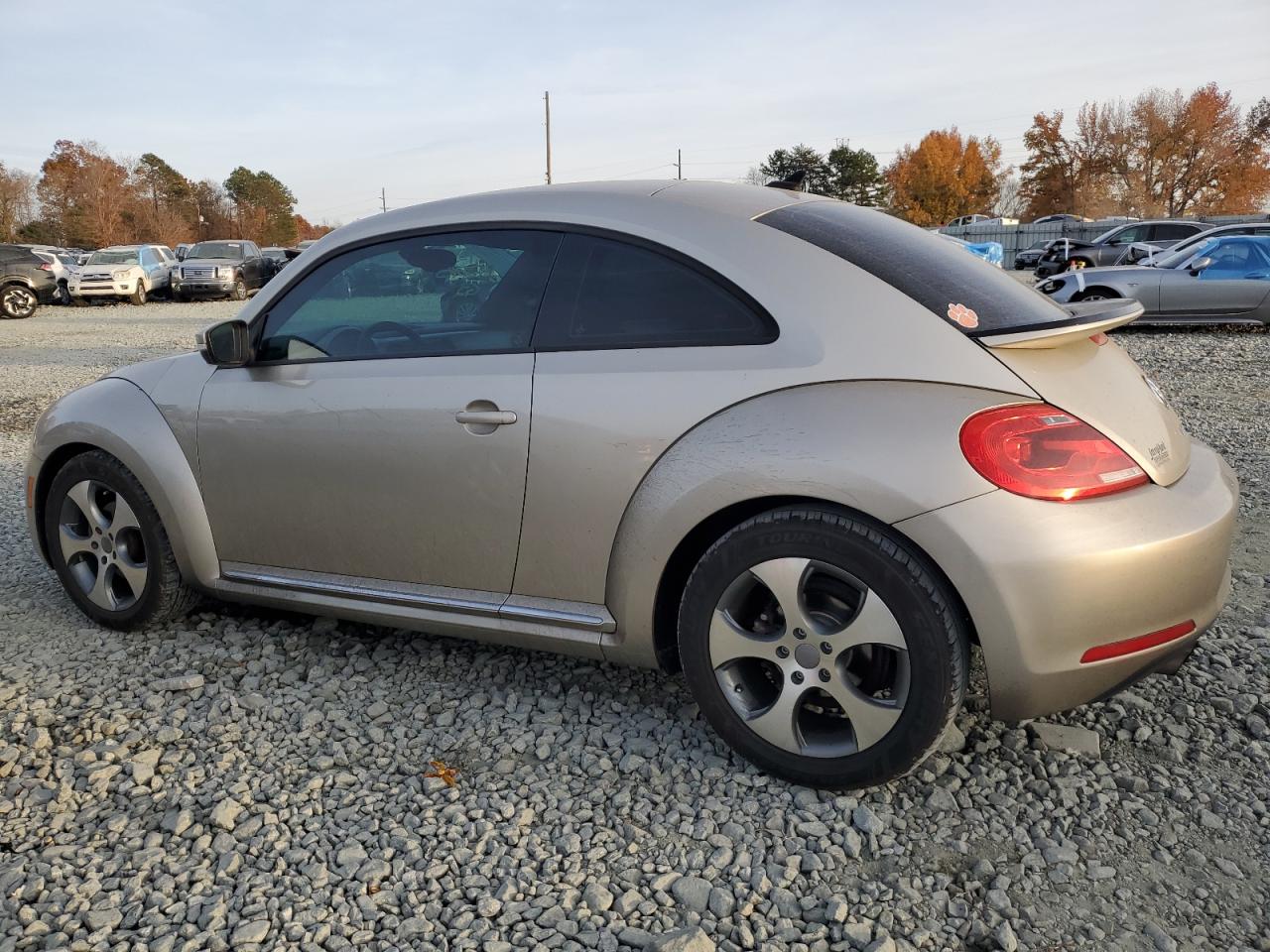 Изображение 2 2016 VOLKSWAGEN BEETLE SE 2016 с VIN 3VWJ07AT2GM608290