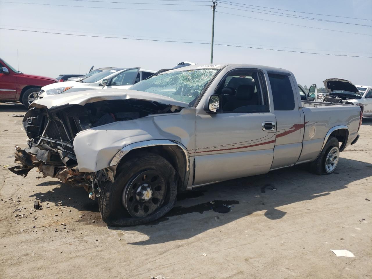 Image 1 of 2005 CHEVROLET SILVERADO C1500 2005 with VIN 1GCEC19X55Z172532
