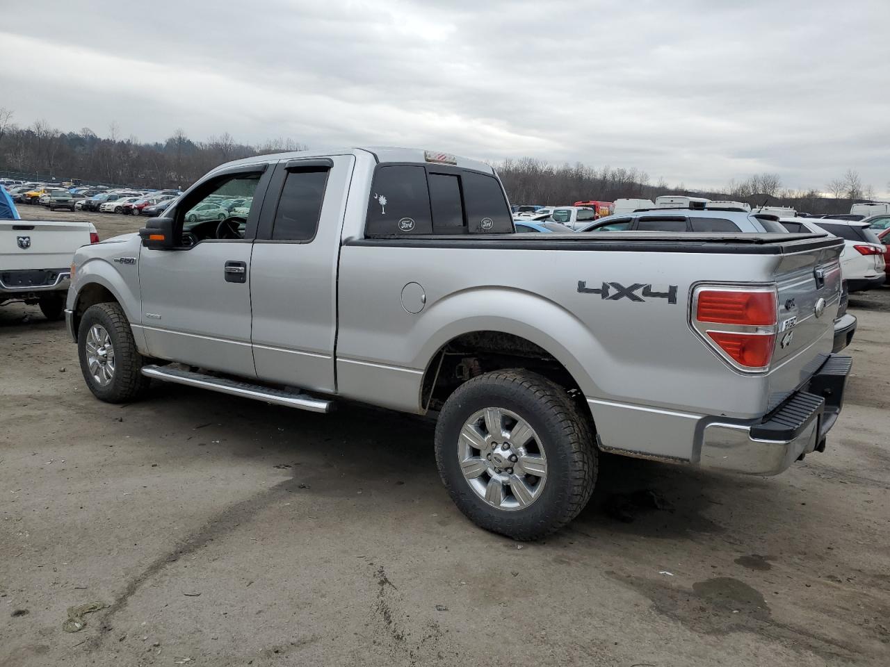 Image 2 of 2011 FORD F150 SUPER CAB 2011 with VIN 1FTFX1ET2BFC28984