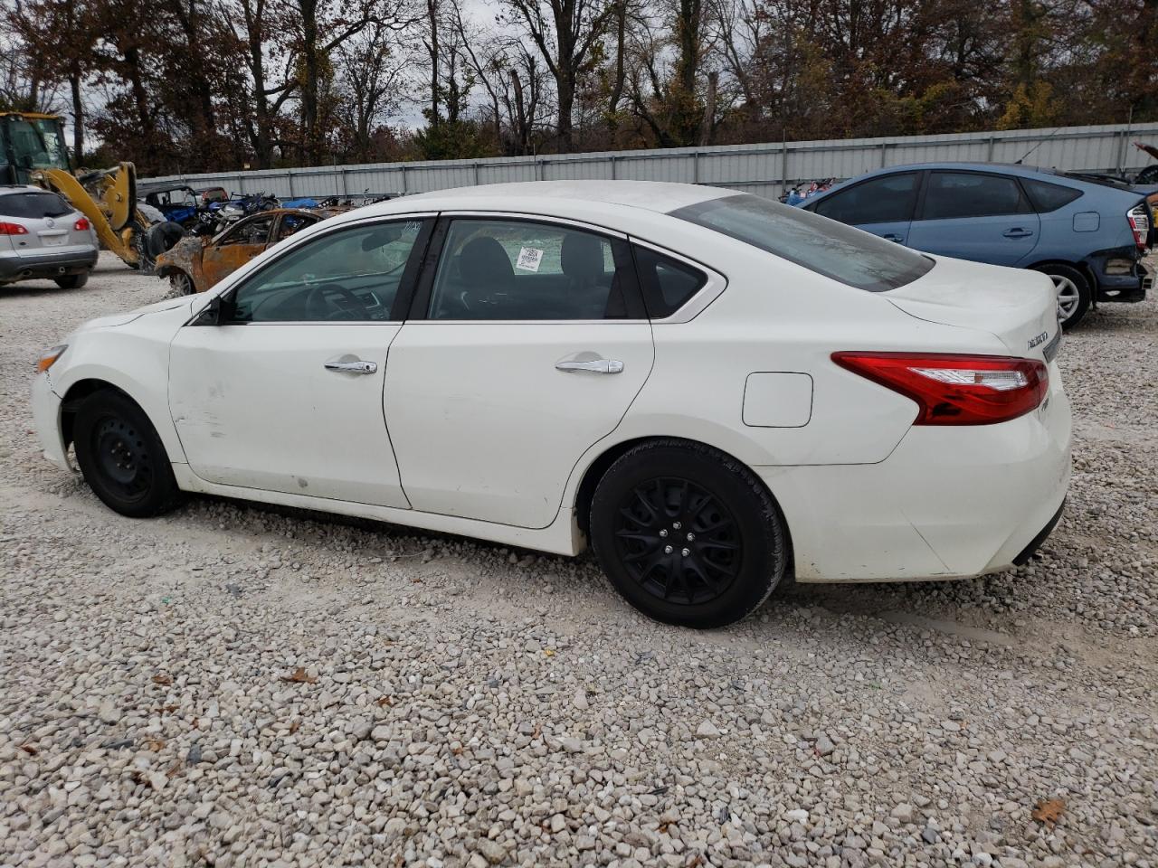 Image 2 of 2017 NISSAN ALTIMA 2.5 2017 with VIN 1N4AL3AP2HN349173