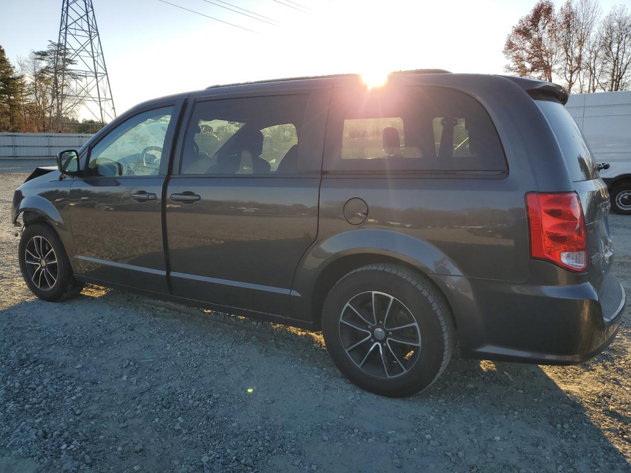 Obraz 2 z 2018 DODGE GRAND CARAVAN SE 2018 z VIN 2C4RDGBG3JR191113