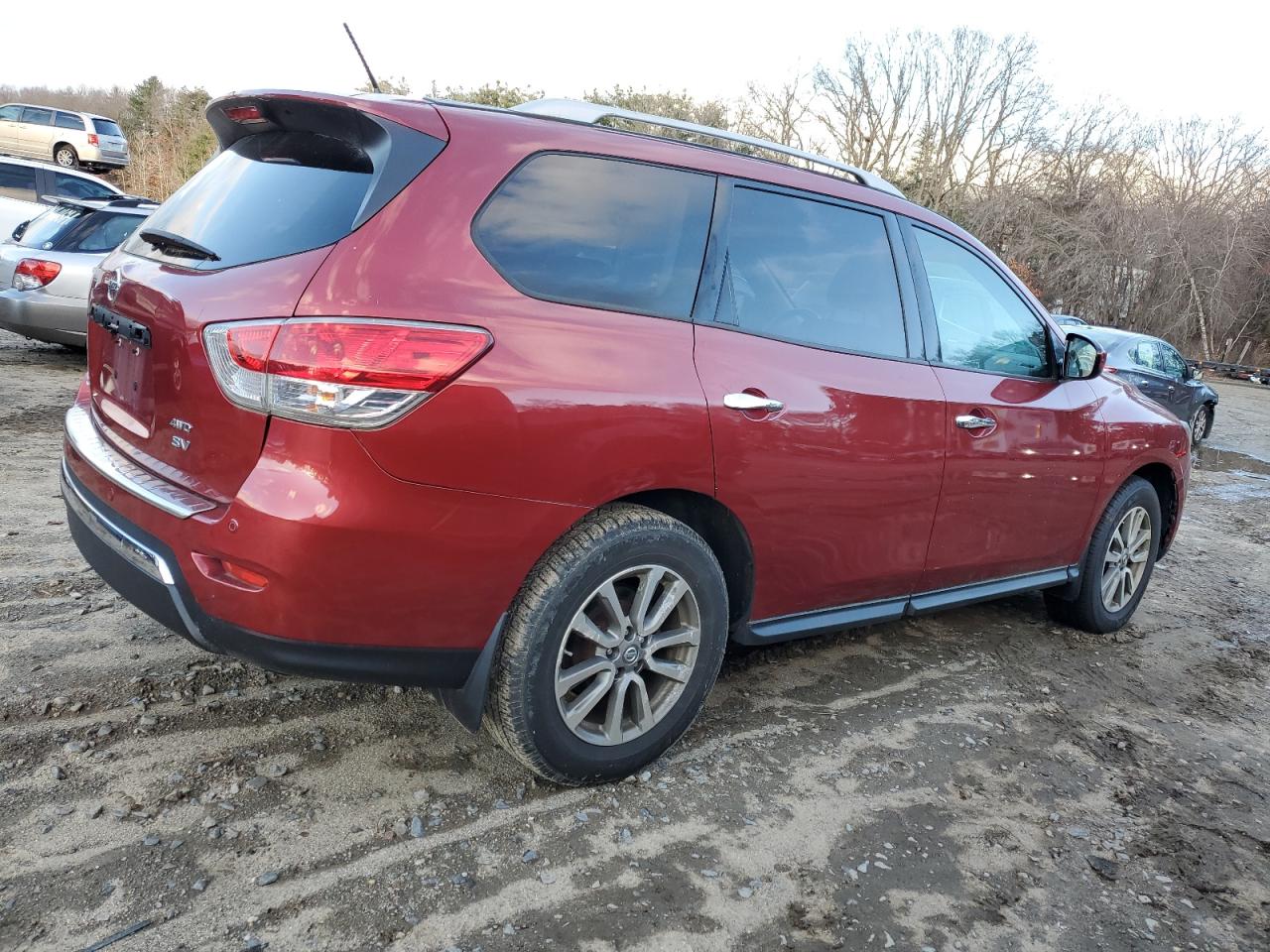 Image 3 of 2014 NISSAN PATHFINDER S 2014 with VIN 5N1AR2MM4EC696639