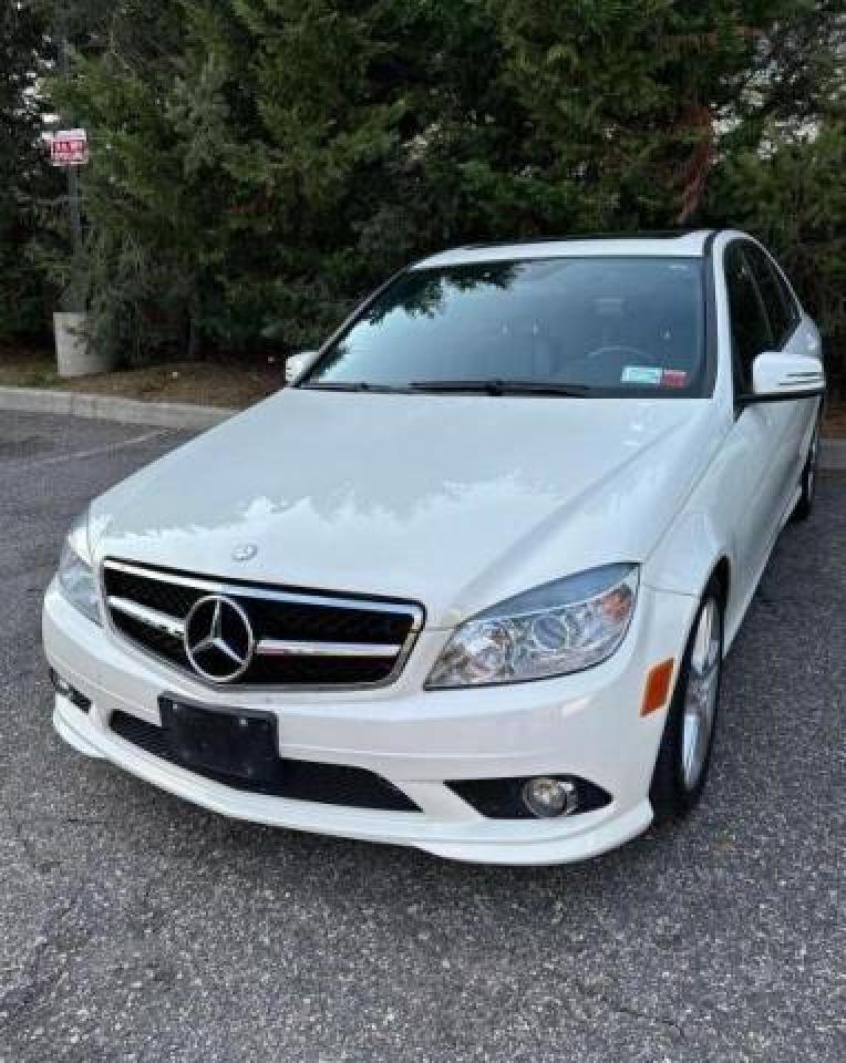 Obraz 1 z 2010 MERCEDES-BENZ C 300 4MATIC 2010 z VIN WDDGF8BB5AR090386