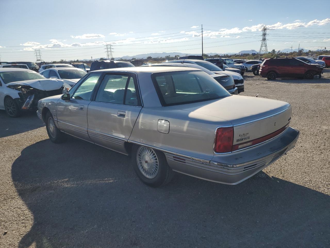 Image 2 of 1996 OLDSMOBILE 98 REGENCY ELITE 1996 with VIN 1G3CX52K9T4304106
