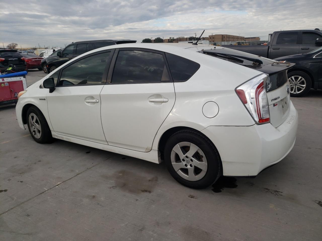 Image 2 of 2015 TOYOTA PRIUS  2015 with VIN JTDKN3DU5F0424694