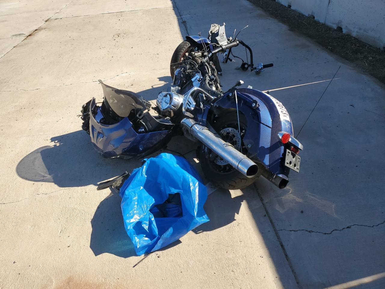 Image 3 of 2020 INDIAN MOTORCYCLE CO. CHALLENGER LIMITED 2020 with VIN 56KLCARR3L3386163