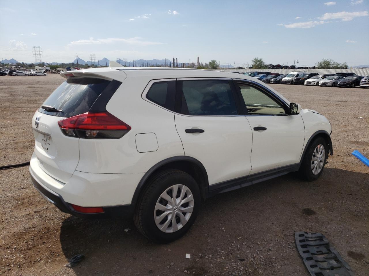 Image 3 of 2017 NISSAN ROGUE S 2017 with VIN KNMAT2MT3HP550517