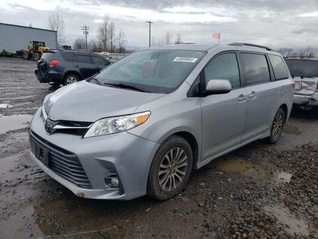 Image 1 of 2018 TOYOTA SIENNA XLE 2018 with VIN 5TDYZ3DC3JS911579