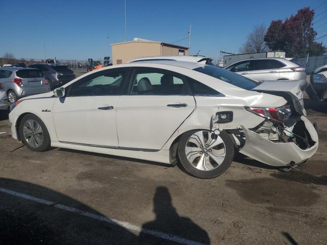Image 2 of 2013 HYUNDAI SONATA HYBRID 2013 with VIN KMHEC4A49DA083994
