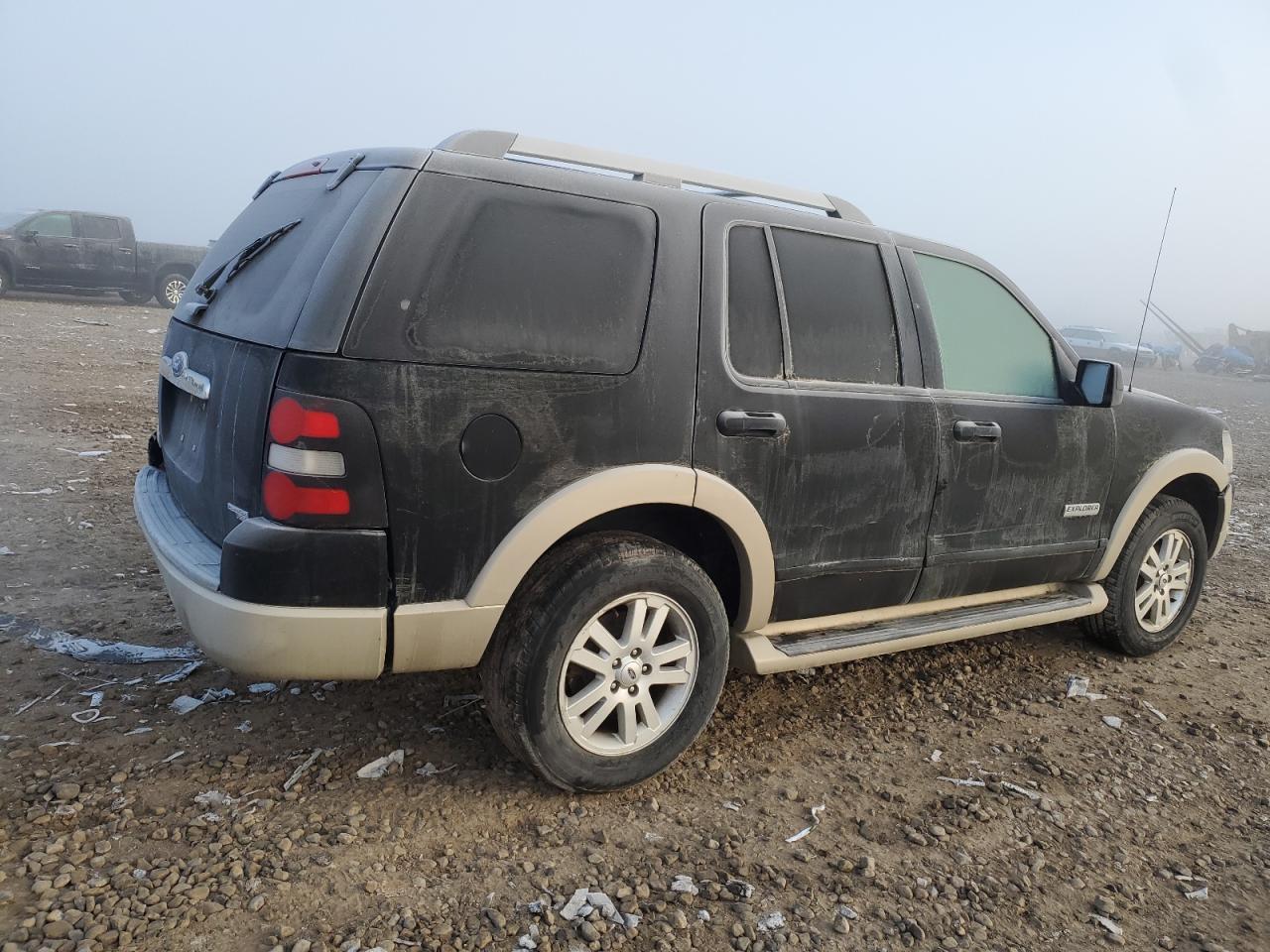 Изображение 3 2006 FORD EXPLORER EDDIE BAUER 2006 с VIN 1FMEU74E76UB42688