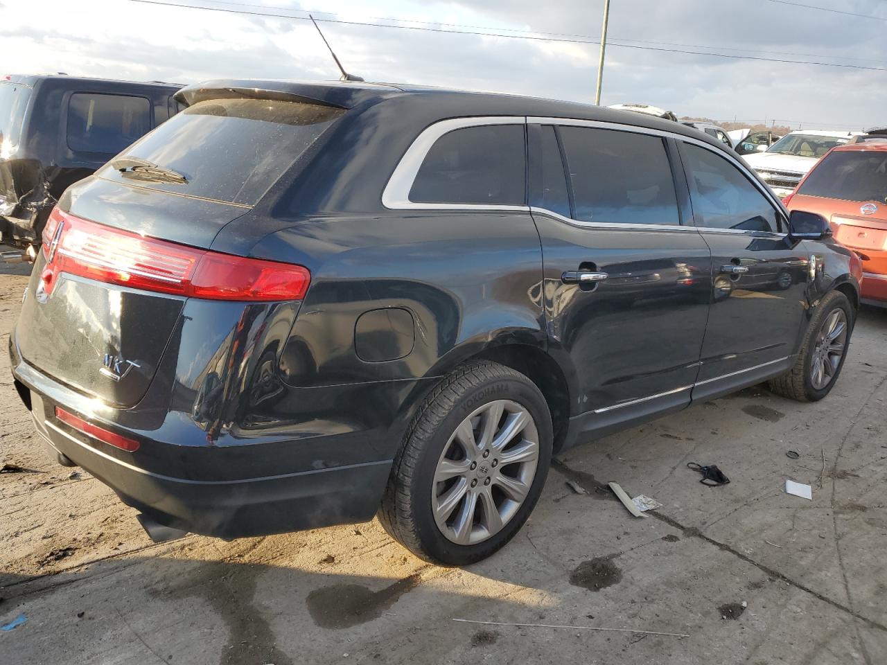 Image 3 of 2014 LINCOLN MKT  2014 with VIN 2LMHJ5AT6EBL50910