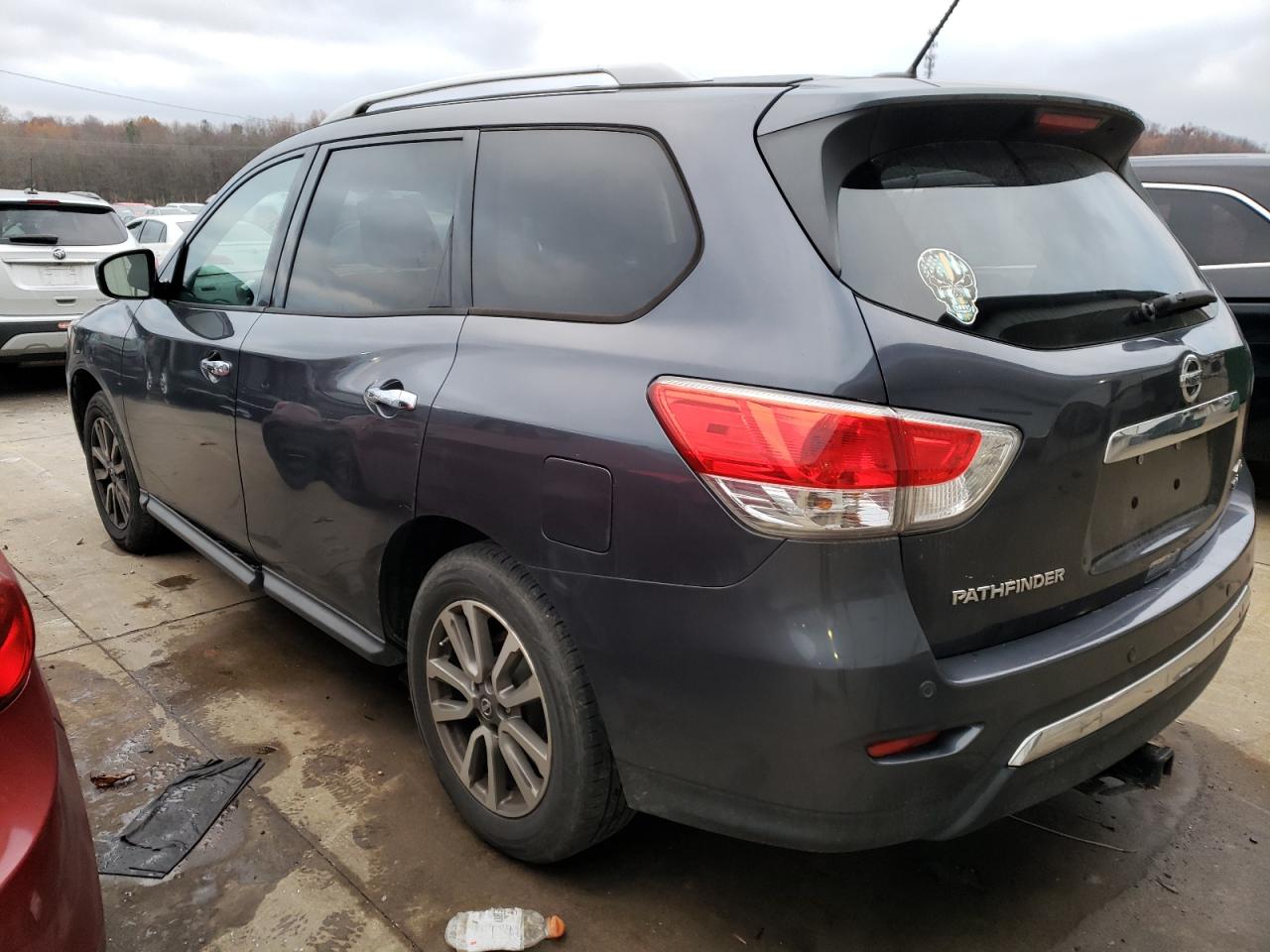 Image 2 of 2013 NISSAN PATHFINDER S 2013 with VIN 5N1AR2MM2DC664643