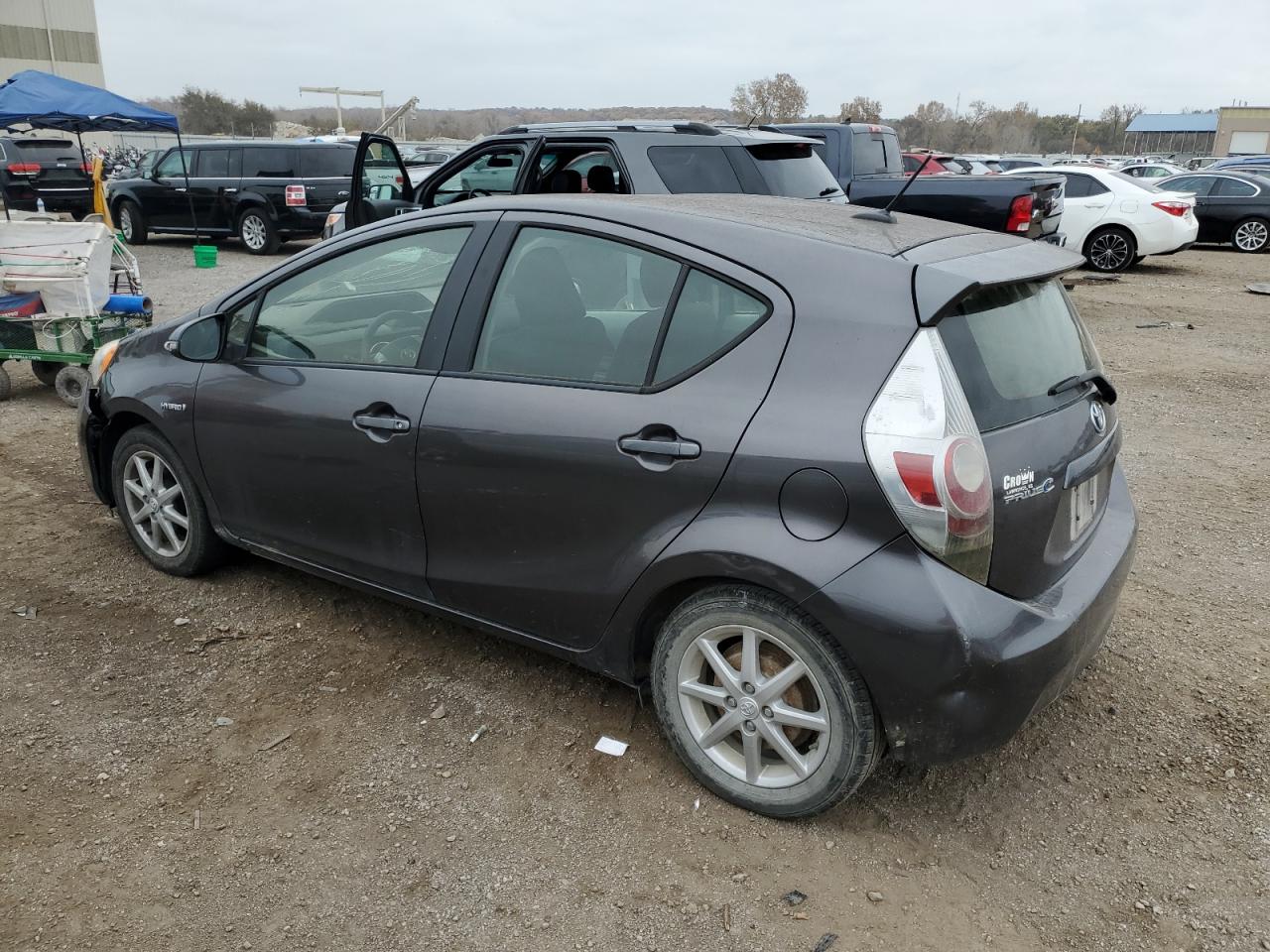 Image 2 of 2013 TOYOTA PRIUS C  2013 with VIN JTDKDTB34D1551506