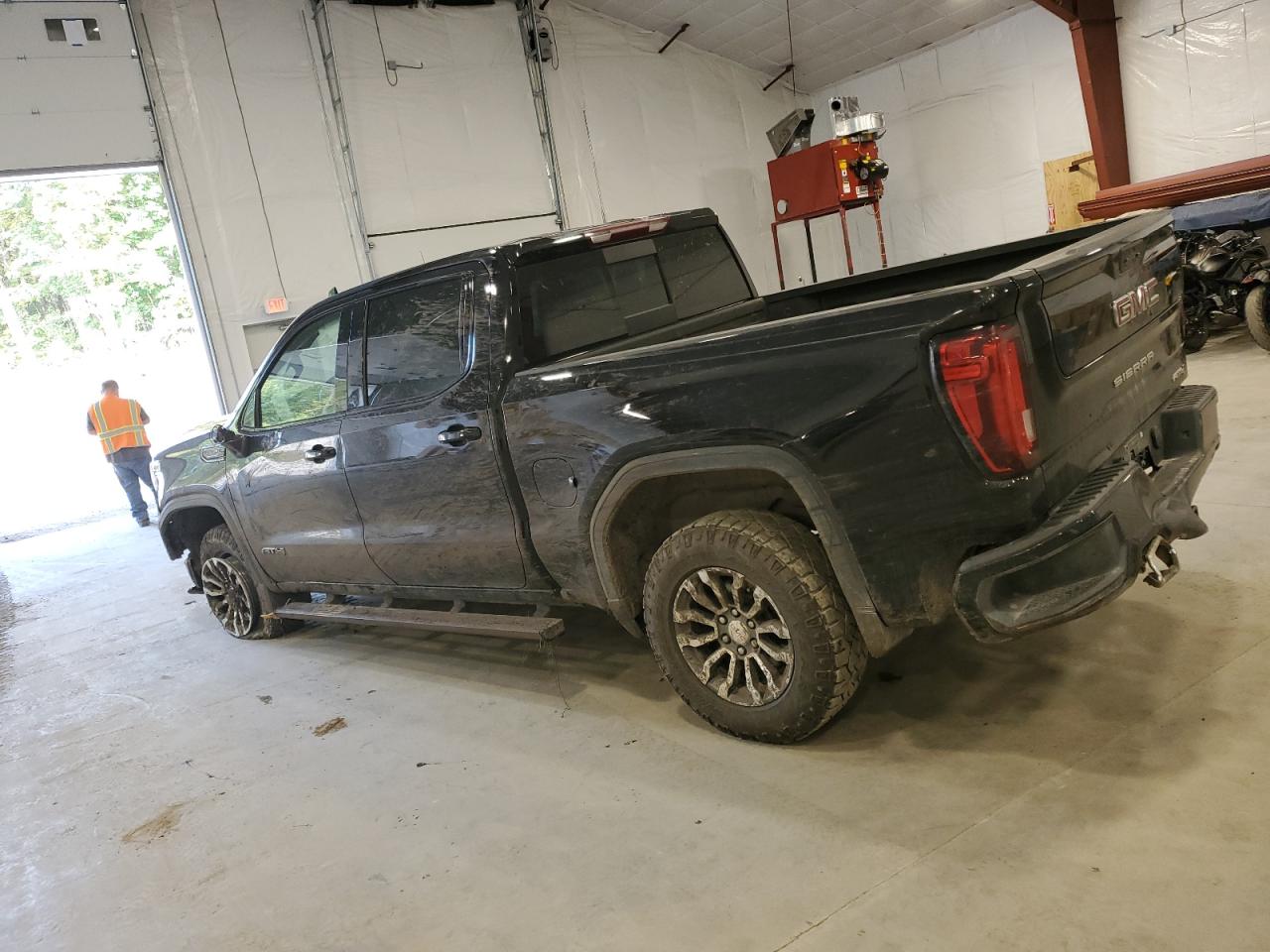 Image 2 of 2021 GMC SIERRA K1500 AT4 2021 with VIN 1GTP9EED8MZ366156