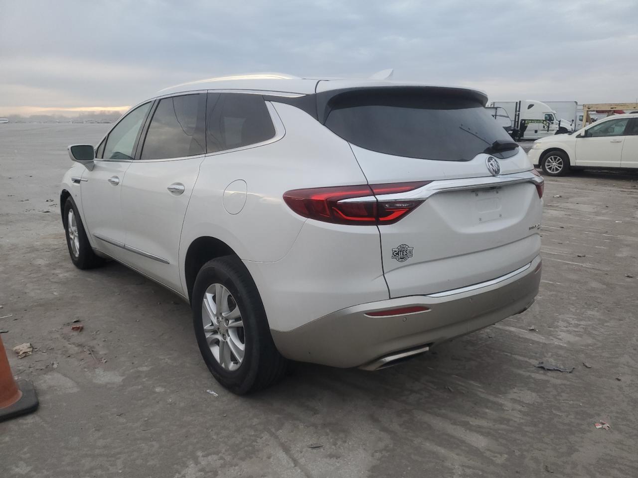 Obraz 2 z 2019 BUICK ENCLAVE ESSENCE 2019 z VIN 5GAEVAKW6KJ203116