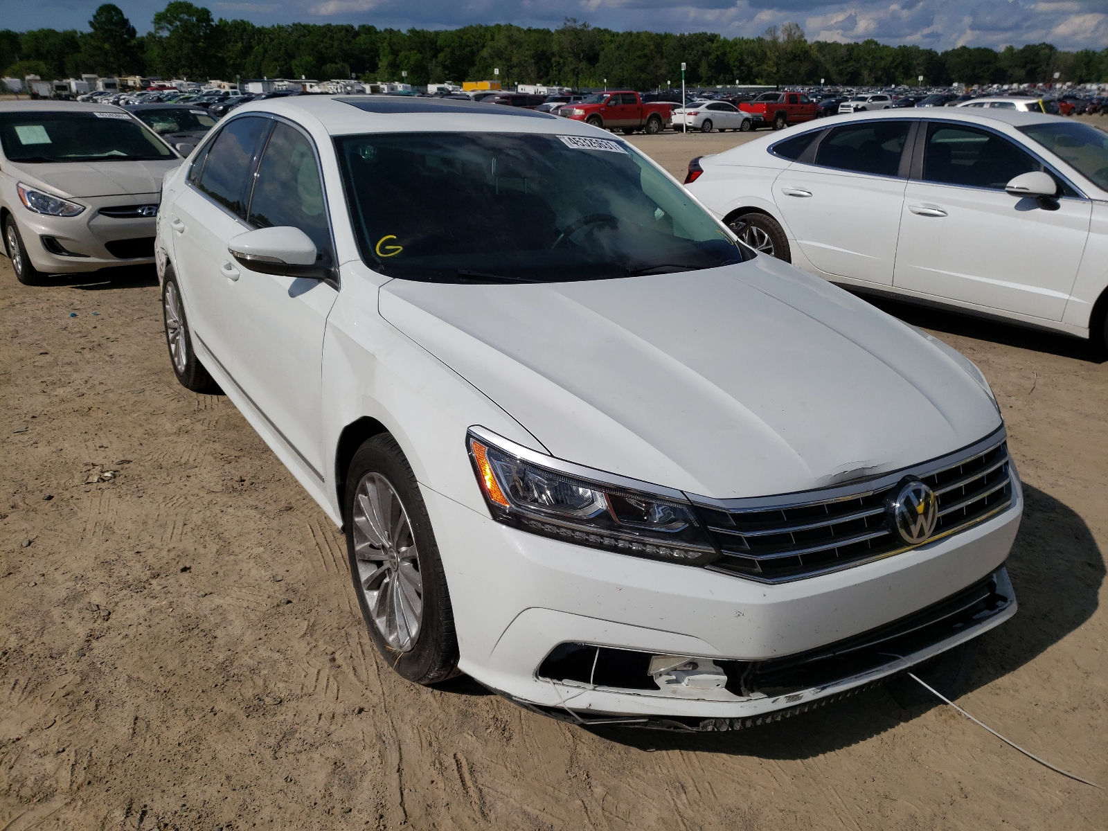 Image 1 of 2016 VOLKSWAGEN PASSAT SE 2016 with VIN 1VWBT7A38GC041256