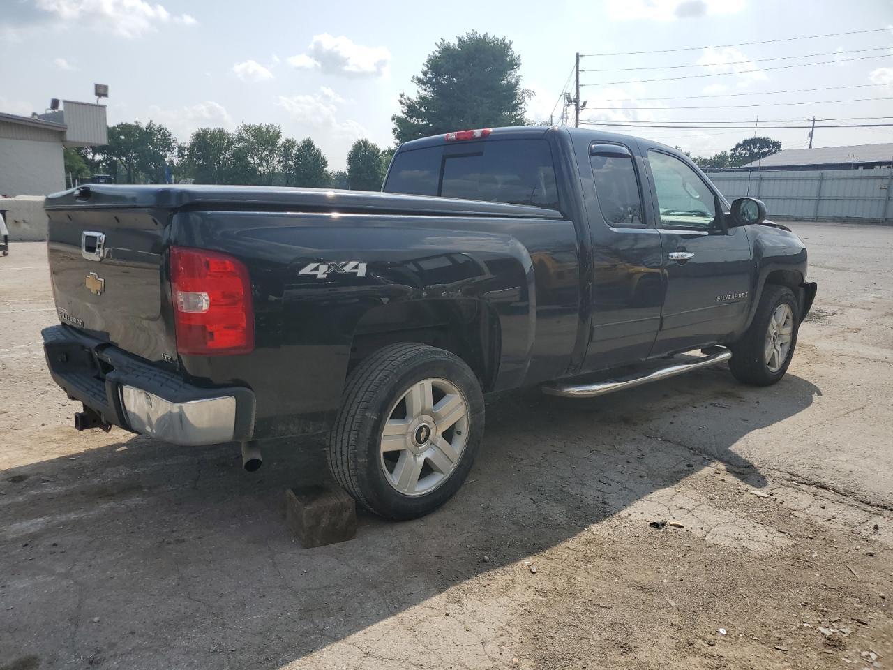 Image 3 of 2007 CHEVROLET SILVERADO K1500 2007 with VIN 1GCEK19087Z555812