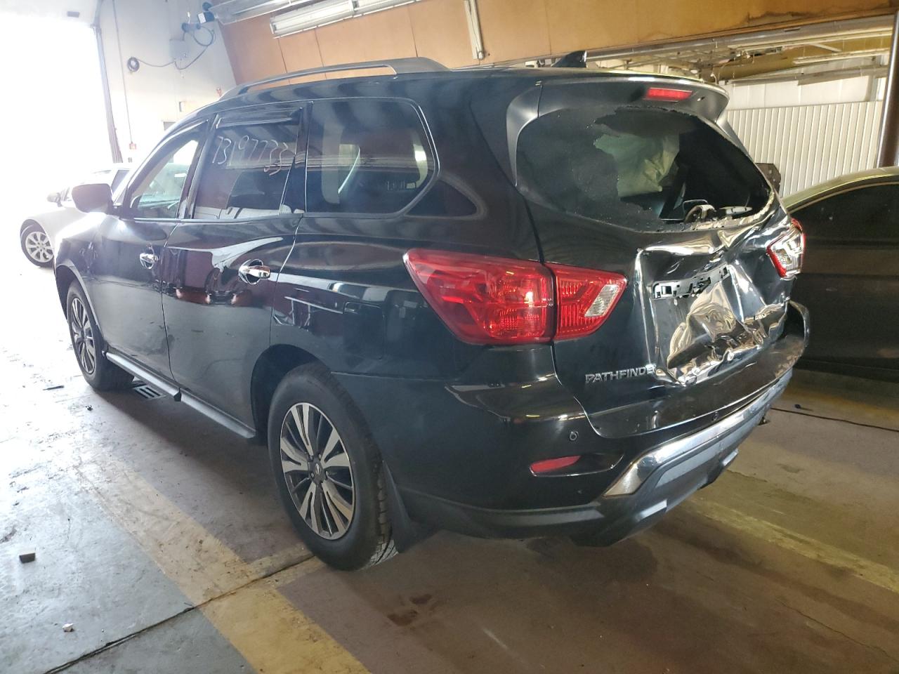 Obraz 2 z 2020 NISSAN PATHFINDER S 2020 z VIN 5N1DR2AM9LC579654