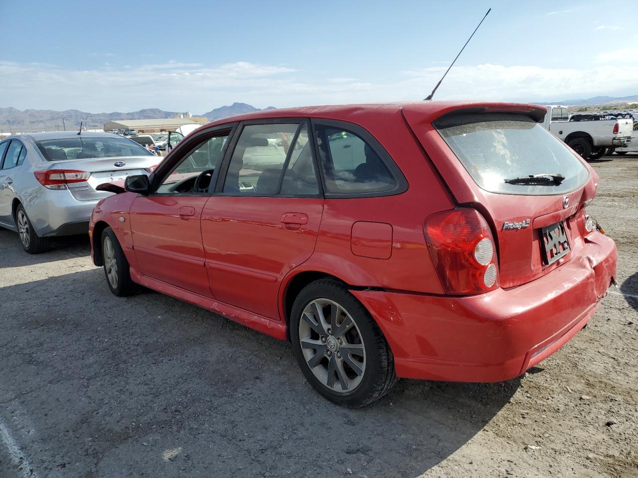 Изображение 2 2003 MAZDA PROTEGE PR5 2003 с VIN JM1BJ245731152542